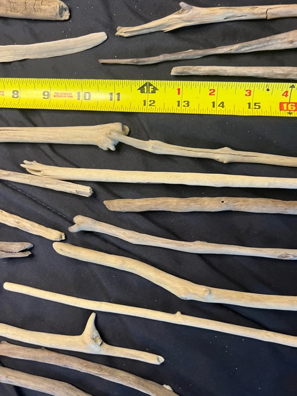 Natural Driftwood Branch Décor for Reptile Habitats - Tan